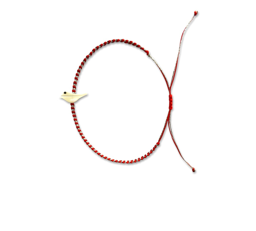 Macrame “Spring” bracelet with tiny bird | threads and mother of pearl