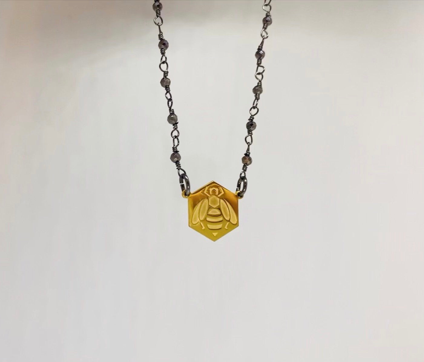 Bee your best self | double-face necklace with pyrite rosary chain