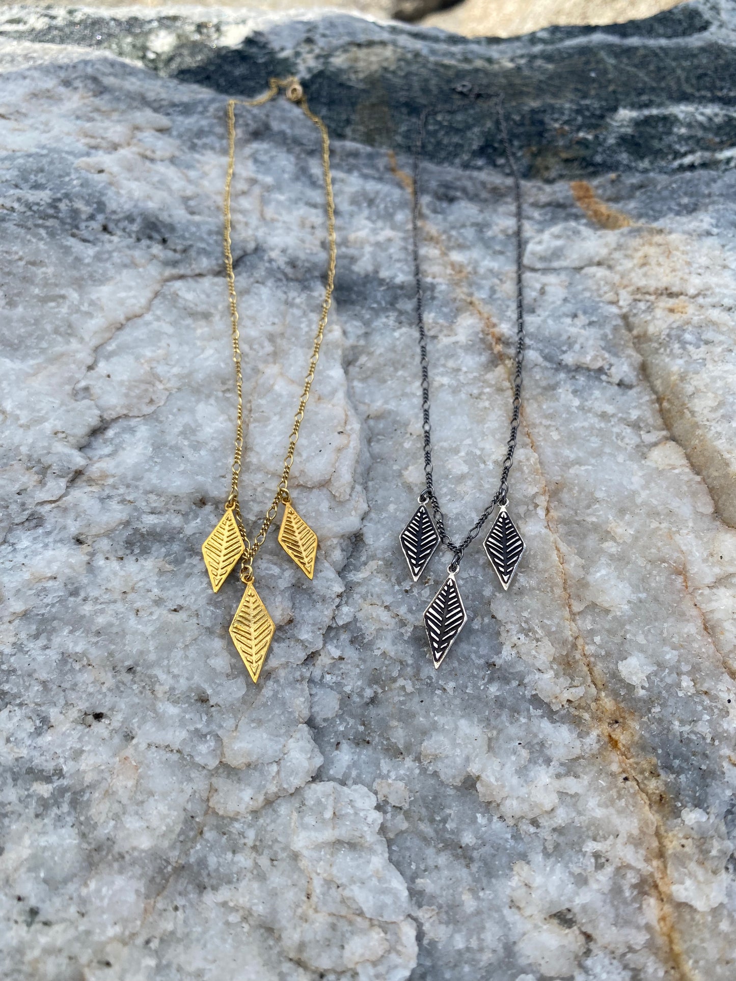 Romvos velonies/stitches | triple silver necklace