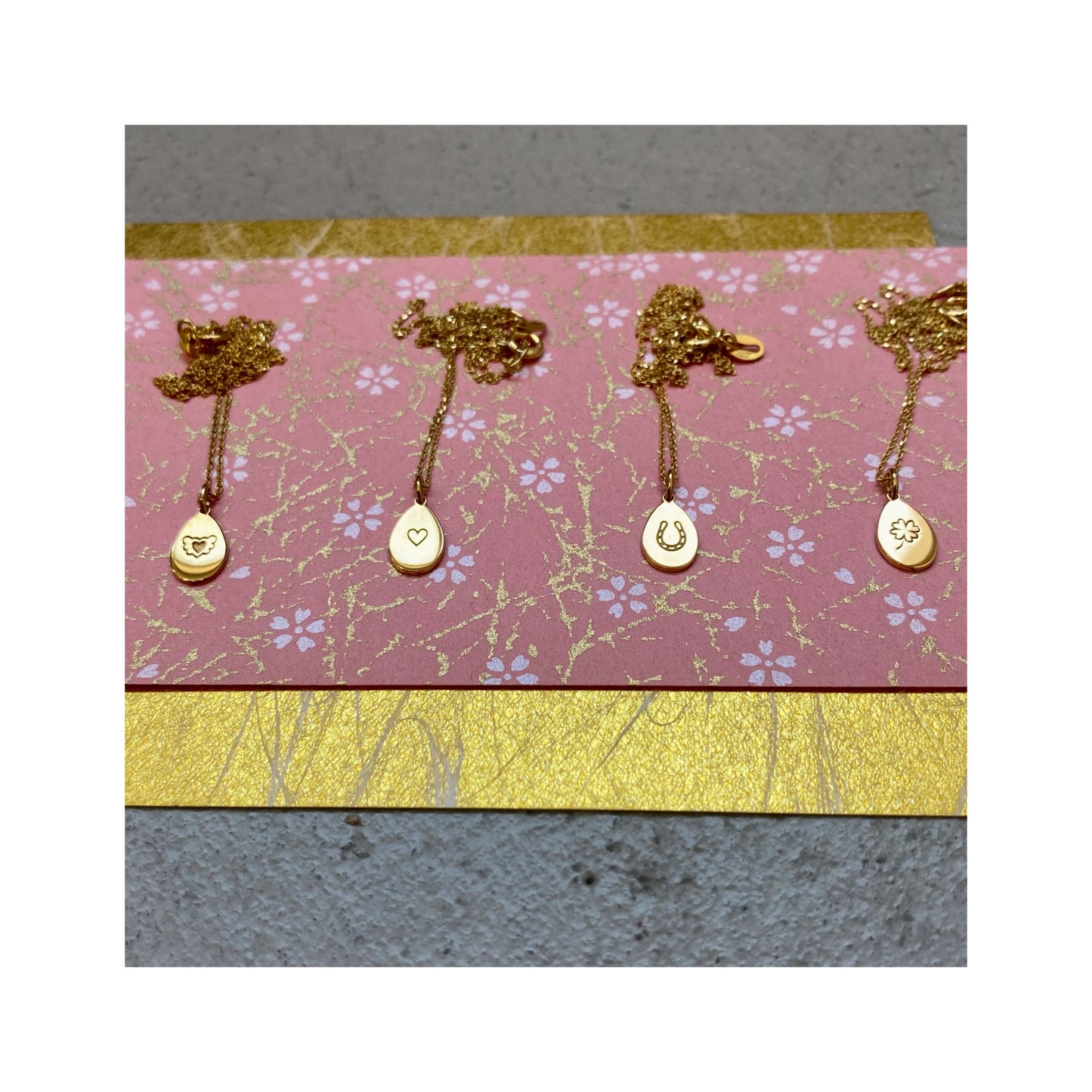 Eggs | Tiny drop pendant goldplated silver