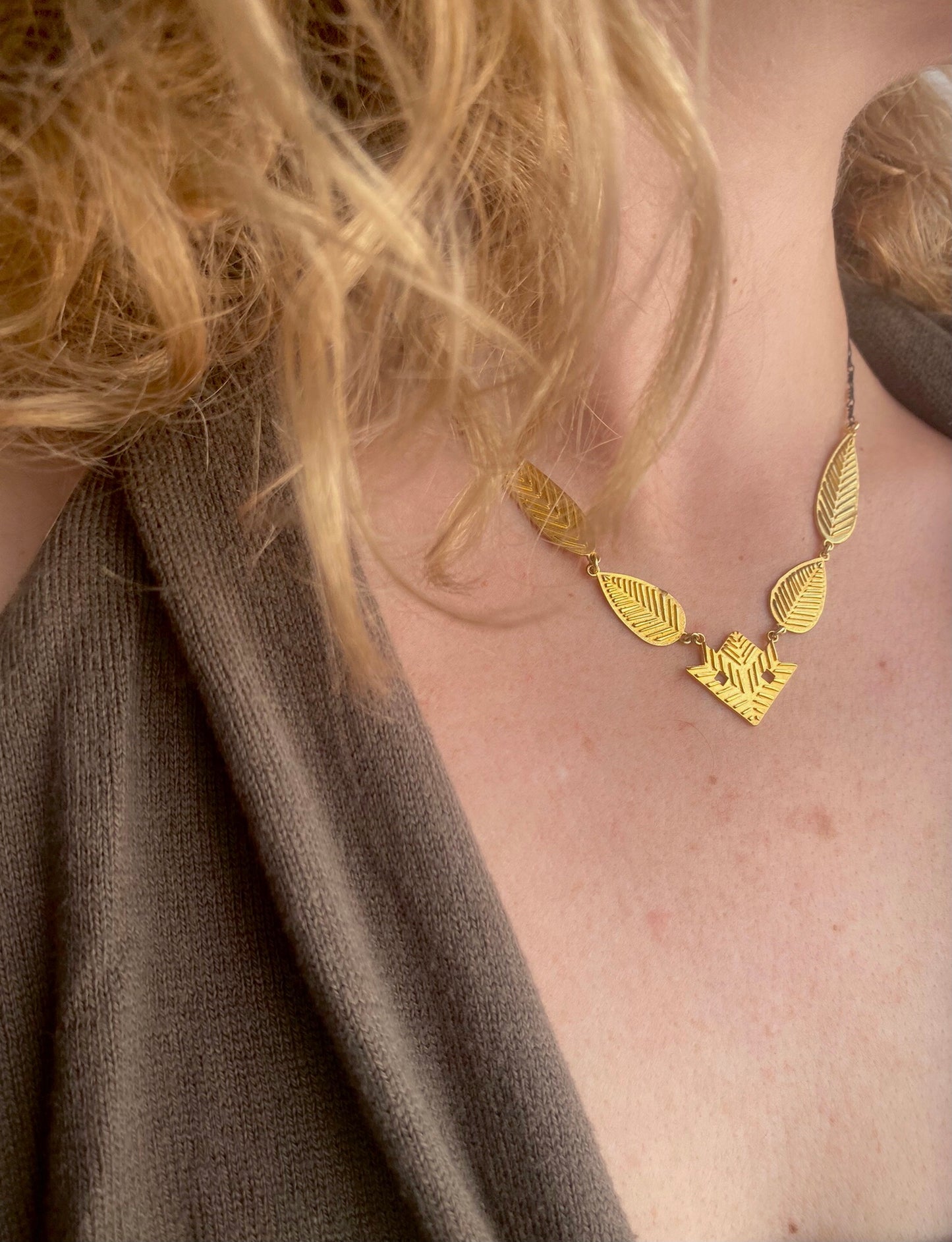 Collarbone fyllo | velonies/stitches silver necklace