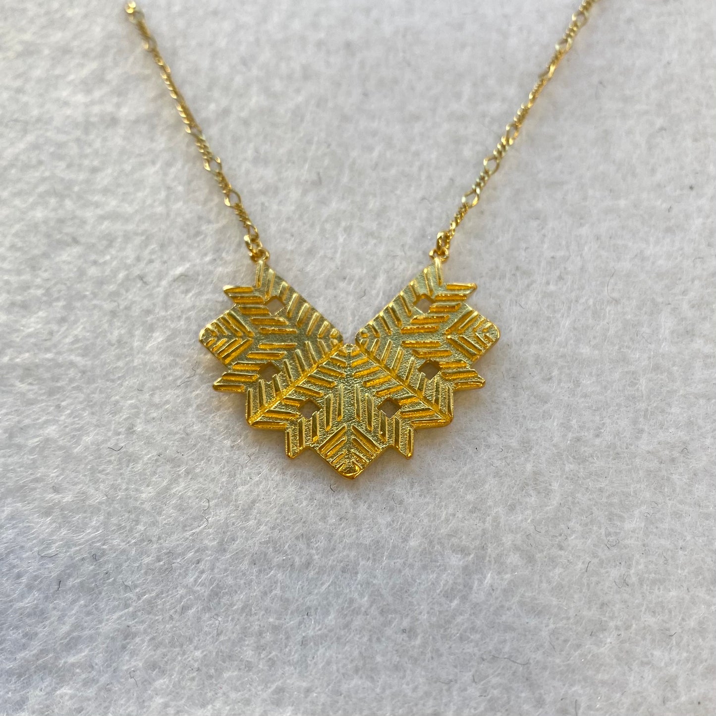 Semedaki velonies/stitches silver necklace