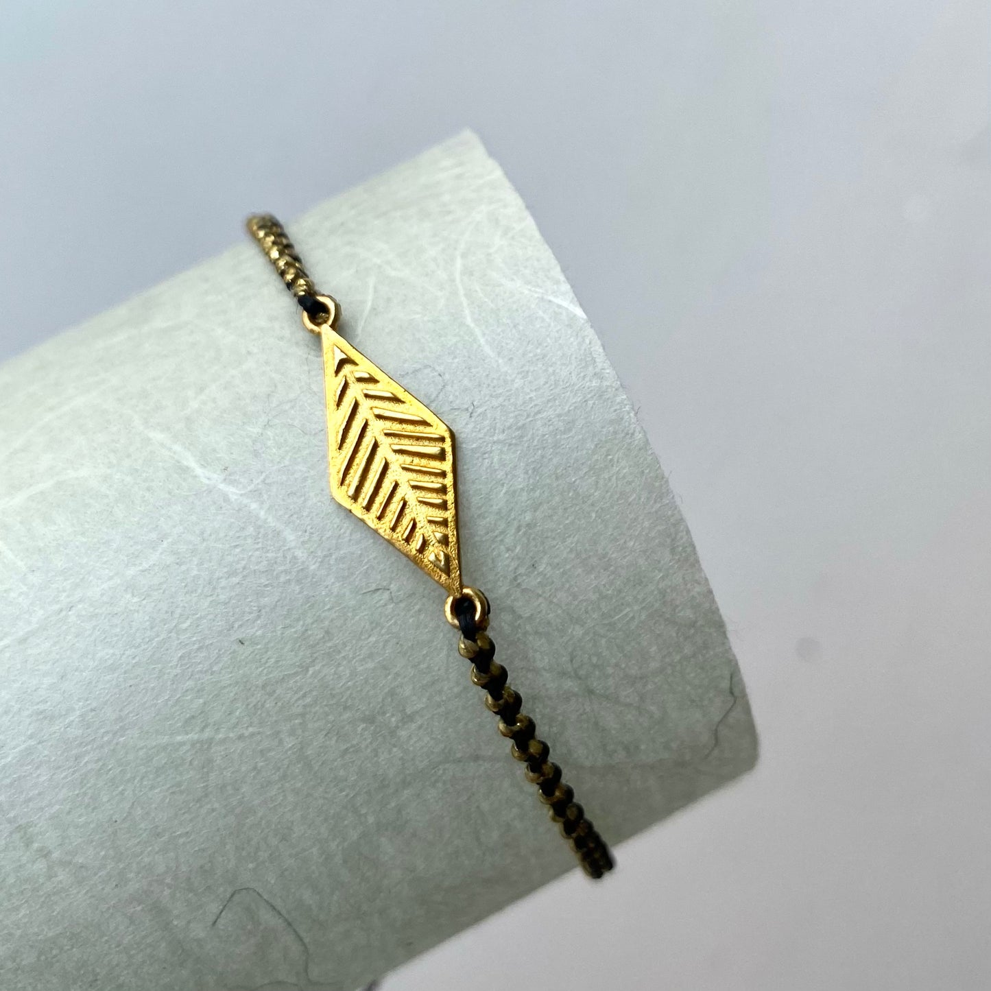 Romvos velonies/stitches collection | silver macrame bracelet