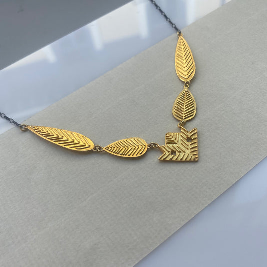 Collarbone fyllo | velonies/stitches silver necklace