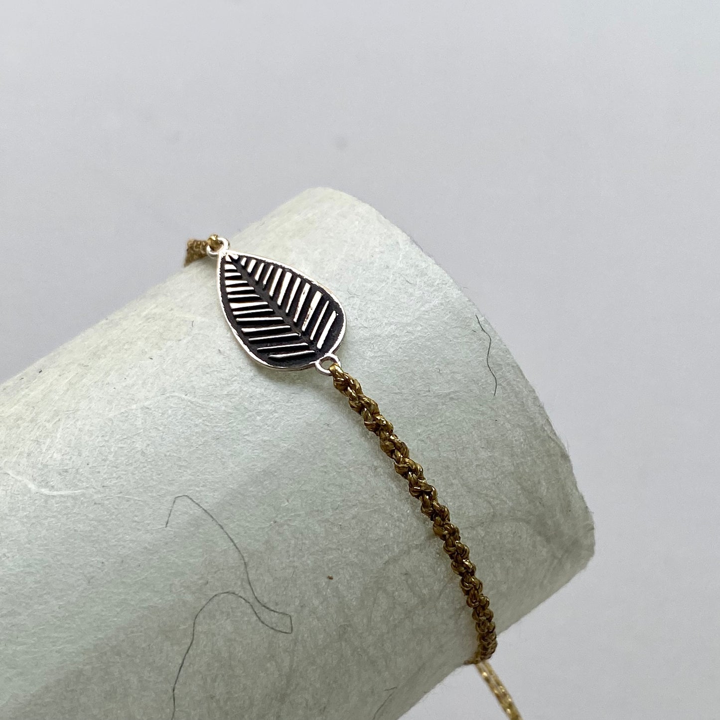 Fyllo small velonies/stitches collection | silver macrame bracelet