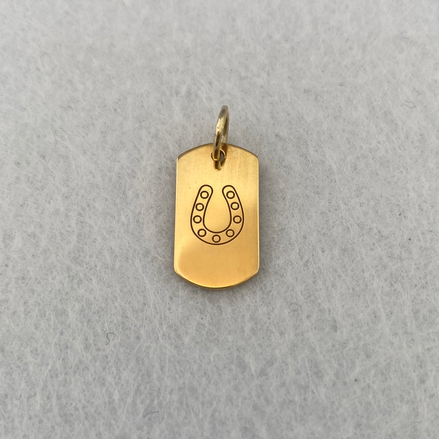 HORSESHOE | medium tag pendant