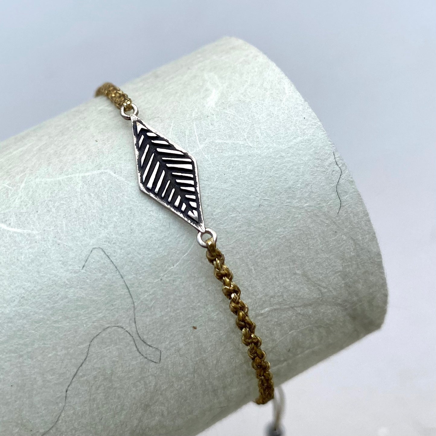 Romvos velonies/stitches collection | silver macrame bracelet