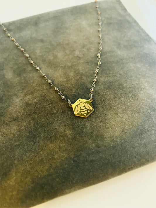 Bee your best self | double-face necklace with pyrite rosary chain