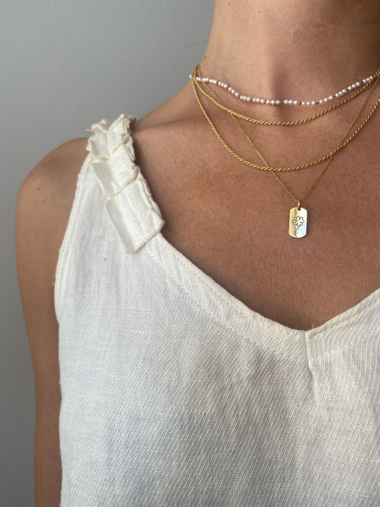 CLOVER | mini tag 18k gold plated vermeil pendant