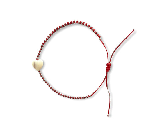 Macrame “Spring” bracelet with small heart | threads and mother of pearl