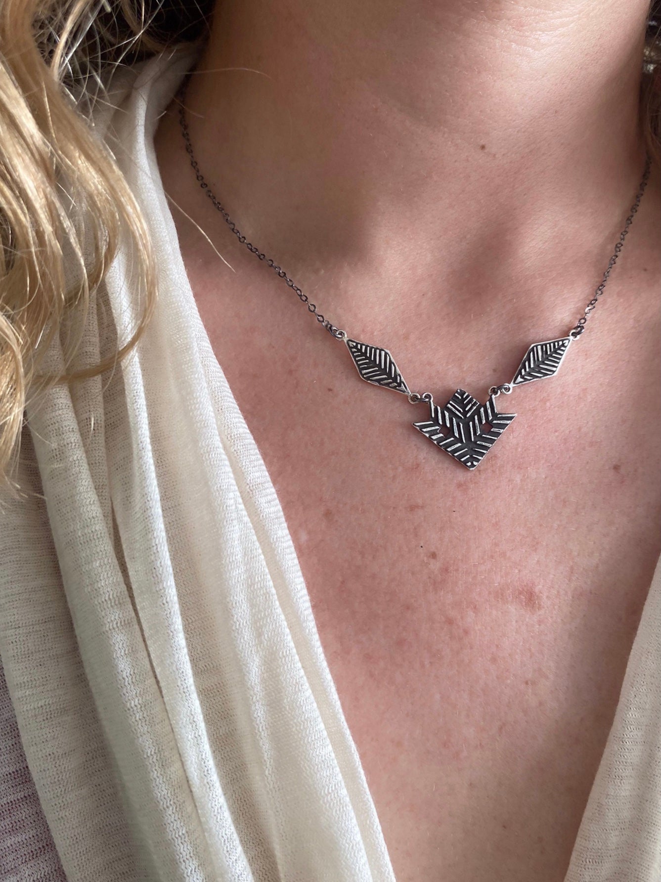Collarbone romvos | velonies/stitches silver necklace